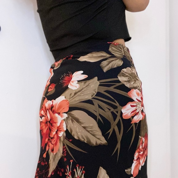 Vintage Floral Skirt - Picture 2 of 3